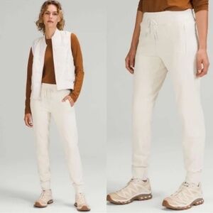 Lululemon Engineered Warmth Jogger Pants Opal Size 8 $138
